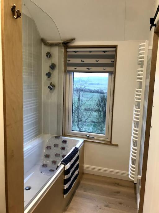Отель The Beach Hut Orbost Экстерьер фото